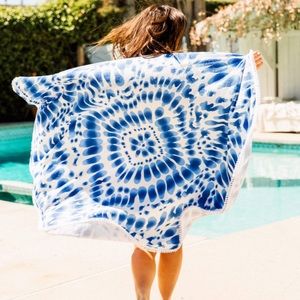 Enchante Home Indigo Round Beach Towel